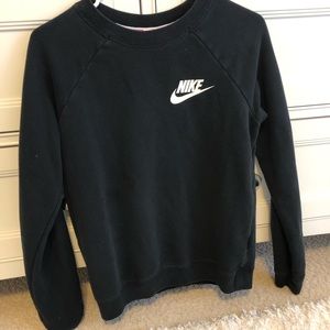 nike sweatshirt without hood or pockets